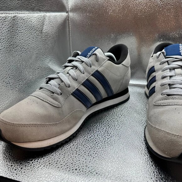 Size 11.5 Adidas Mens Light Gray Suede Casual Running Athletic Sneaker G11842 - Picture 4 of 10